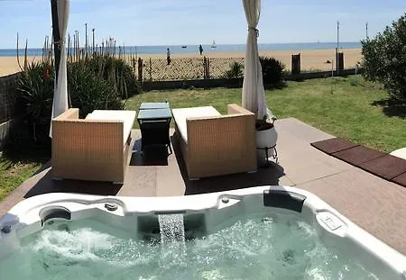 On The Beach Villa Malgrat de Mar